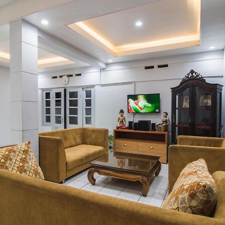 Ndalem Sarengat Apartment Yogyakarta Exterior foto
