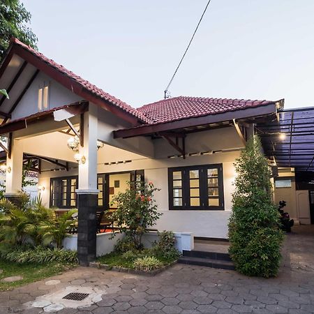 Ndalem Sarengat Apartment Yogyakarta Exterior foto