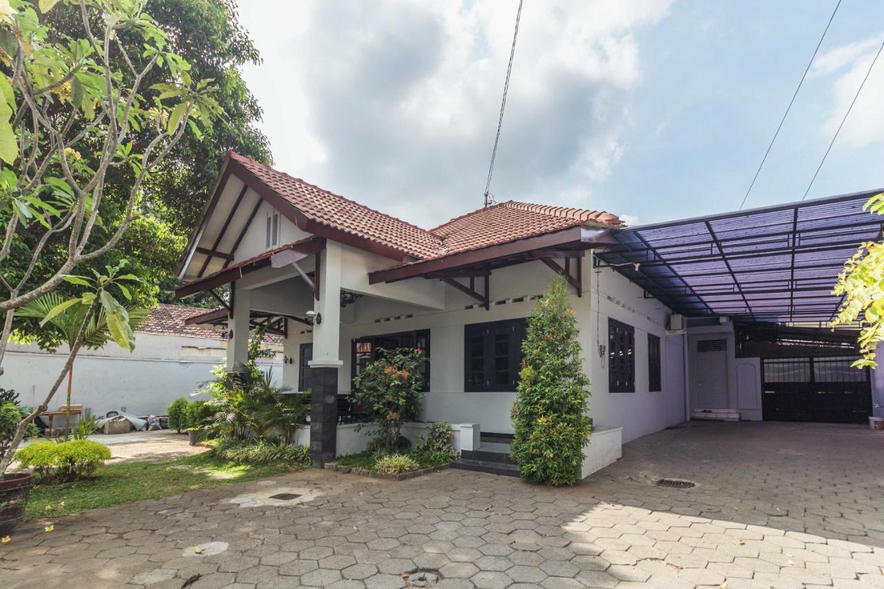 Ndalem Sarengat Apartment Yogyakarta Exterior foto