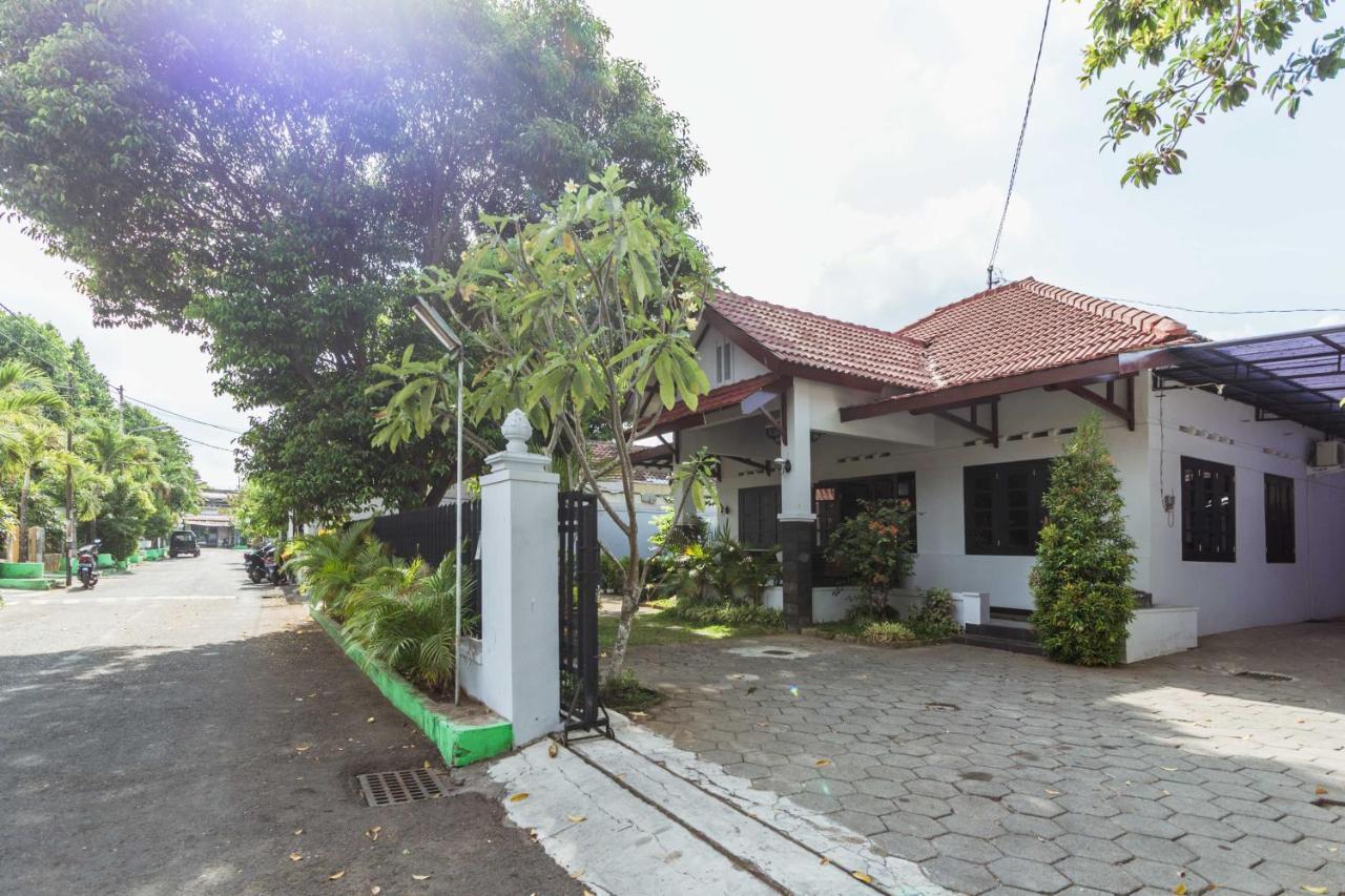 Ndalem Sarengat Apartment Yogyakarta Exterior foto